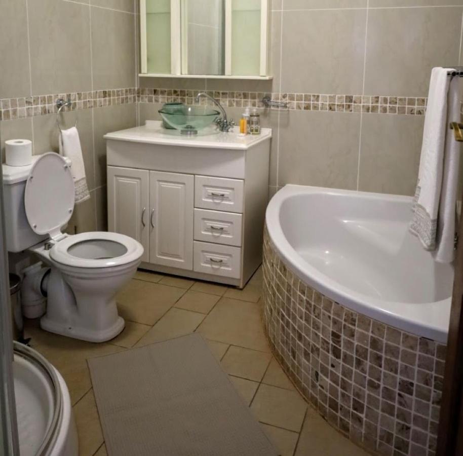 Mountain Rose Guesthouse Louis Trichardt Eksteriør billede
